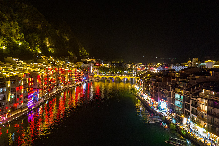 景區(qū)網(wǎng)紅打卡地?zé)艄饬粱こ虘?yīng)該如何做？