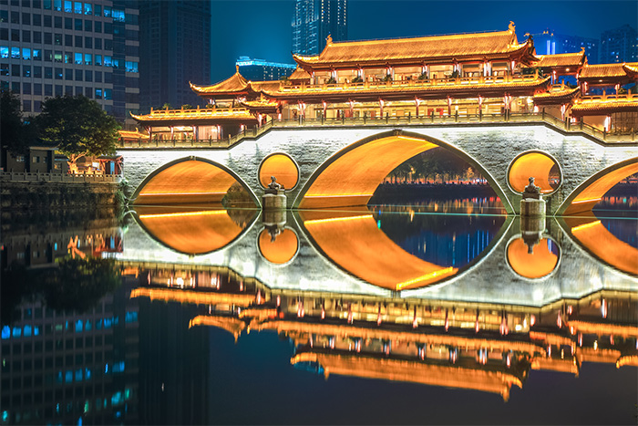 如何做古建筑亮化能夠吸引游客的目光？