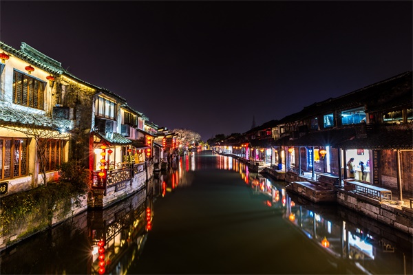 文旅特色小鎮(zhèn)燈光照明要如何科學(xué)規(guī)劃？