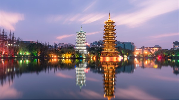 園林景觀亮化設計，讓城市充滿生命力 ！