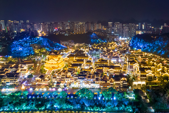 如何讓景區從"到此一游"變成"深度夜游"？亮化工程很關鍵